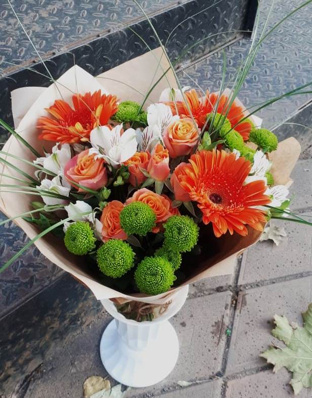 Букет цветов из: Герберы, Хризантемы, Альстромерии и Розы в Воскресенске