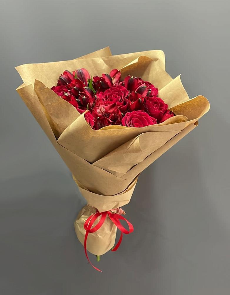 Букет цветов из: Альстромерии и Розы в Воскресенске