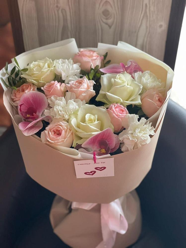 Букет цветов из: Орхидеи, Розы и Гвоздики в Воскресенске