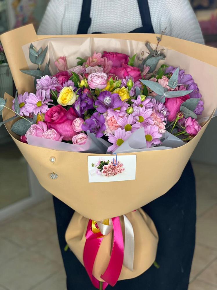 Букет цветов из: Хризантемы, Гвоздики и Альстромерии в Воскресенске