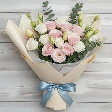 Букет цветов из:  Лизиантусы в Воскресенске