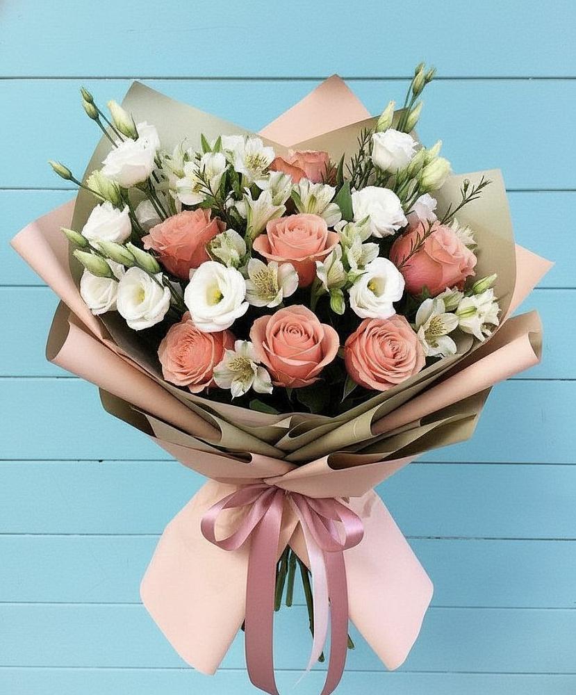 Букет цветов из: Розы, Альстромерии и Лизиантусы в Воскресенске