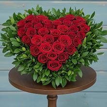 Цветочная композиция из Розы в виде сердца в Воскресенске