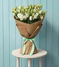 Букет цветов из:  Лизиантусы в Воскресенске