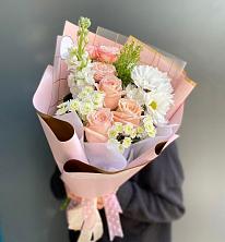 Букет цветов из:  Хризантемы и Розы в Воскресенске
