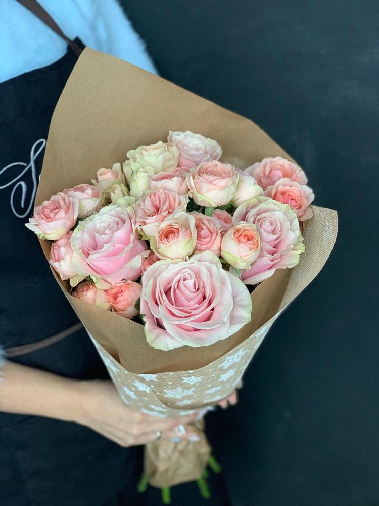 Букет цветов из: Хризантемы и Розы в Воскресенске