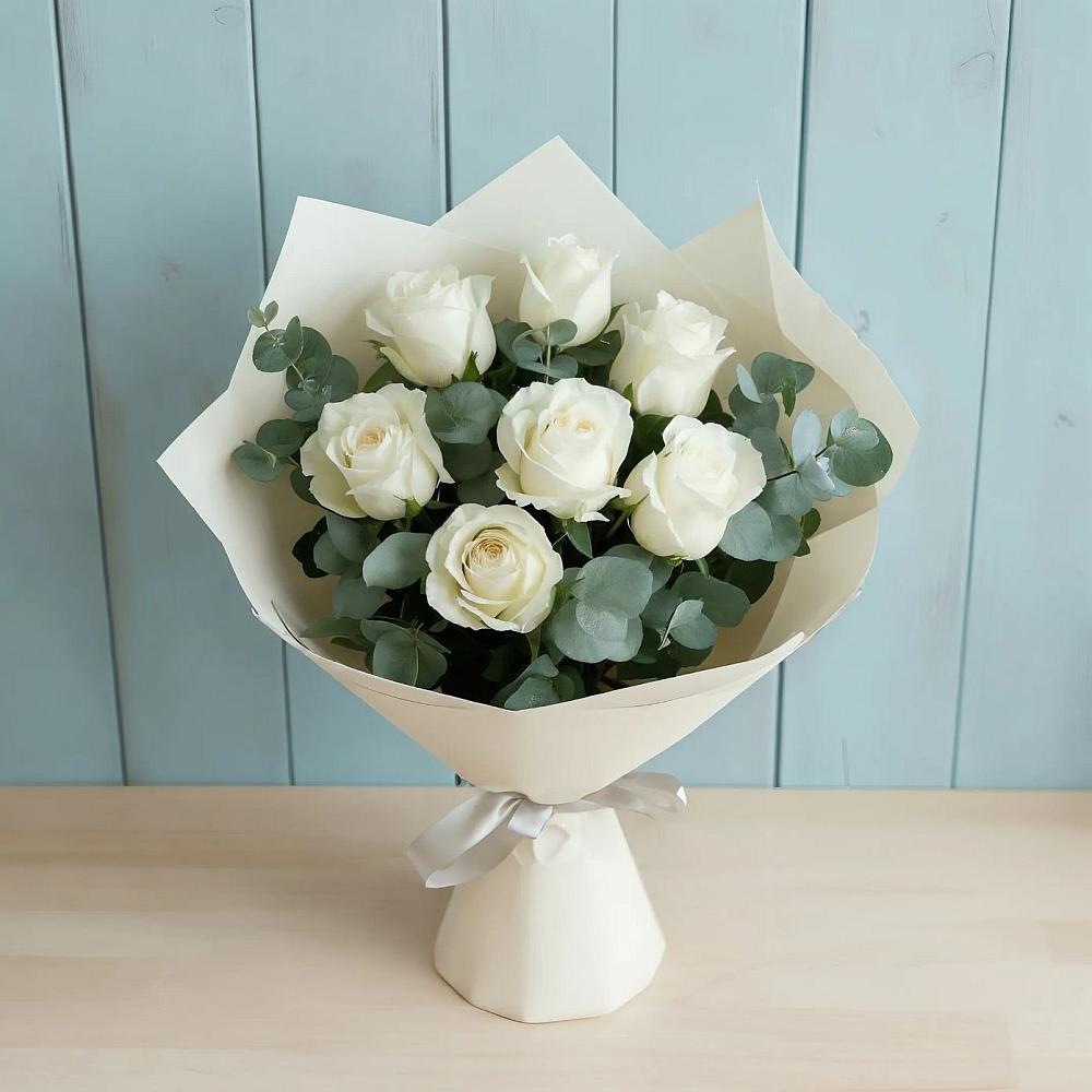 Букет Белые розы в Эвкалипте в Воскресенске