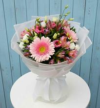 Букет цветов из:  Герберы, Альстромерии и Лизиантусы в Воскресенске