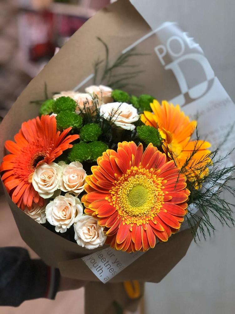 Букет цветов из: Герберы, Хризантемы и Розы в Воскресенске