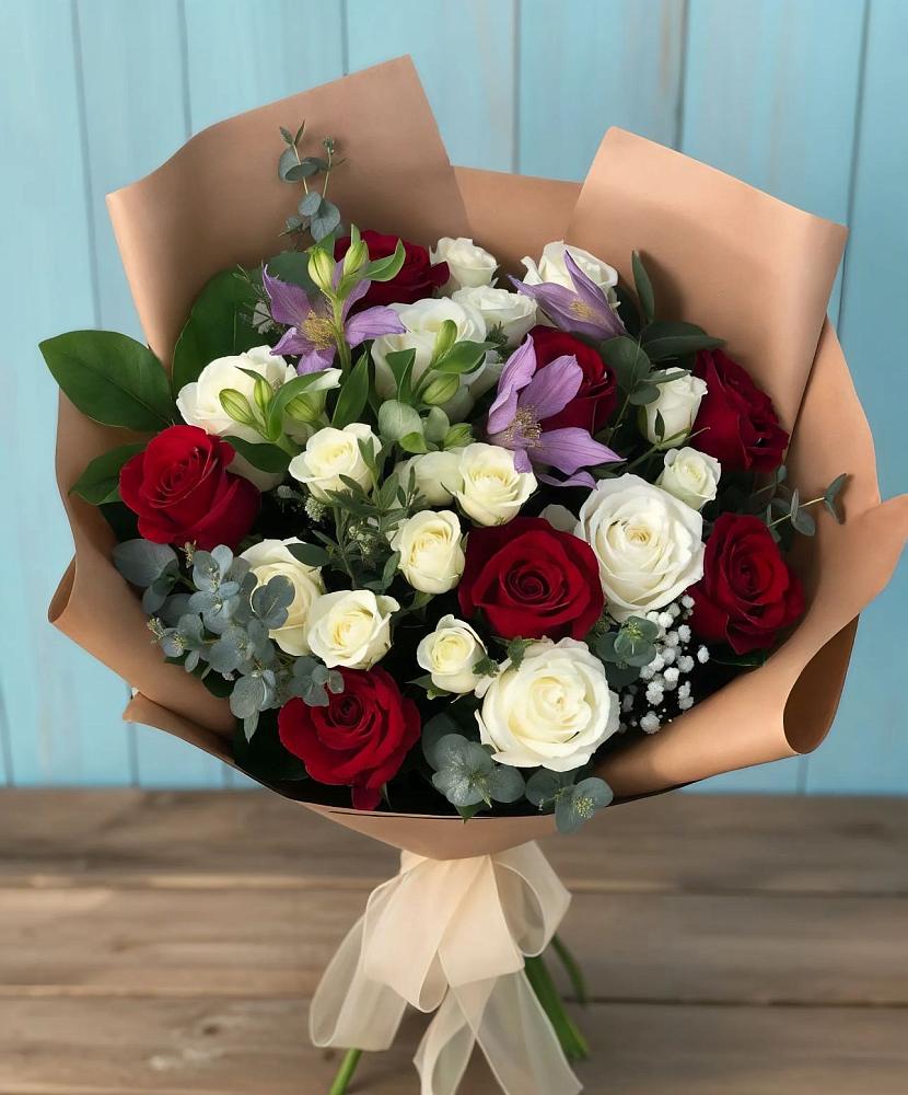 Букет цветов из: Розы и Альстромерии в Воскресенске